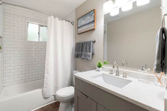 Bright Bathtroom at Arbors at Smyrna, Smyrna, GA