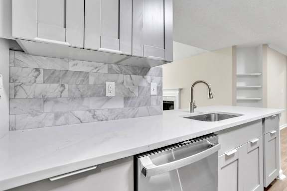 Kitchen Marble Backsplash at Bridgewater Apartments, Duluth