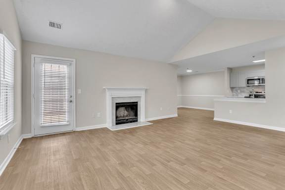Vacant Living Room at Bridgewater Apartments, Georgia, 30096