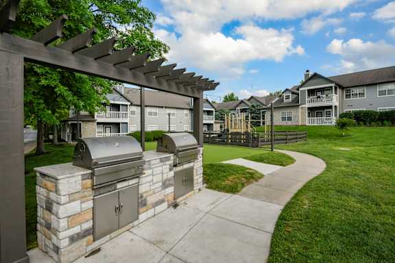 Community Grill Stations at Sandstone Creek, Overland Park