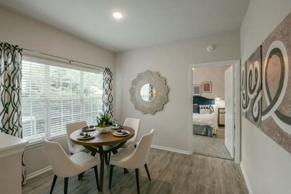 Dining Area at Sandstone Creek, Overland Park, KS