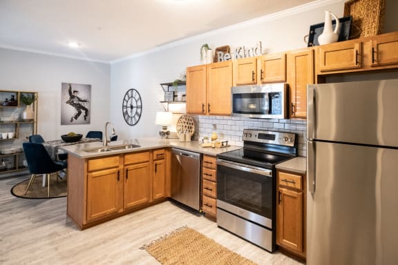 Spacious kitchen with stainless steel appliances at Grand Island Apartments, Memphis, TN