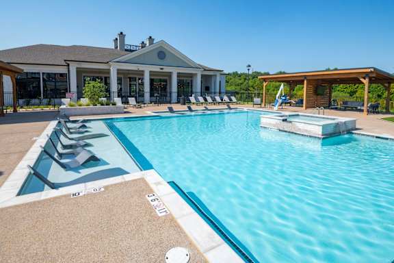A large swimming pool at Grays Creek Apartments, Cordova
