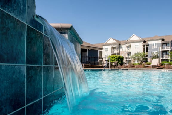 Pool Fountain at Harbor Island located in Memphis, TN 38103