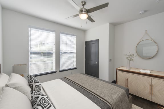 Comfortable Bedroom With Large Window at The Jamestown Apartment Flats, Richmond