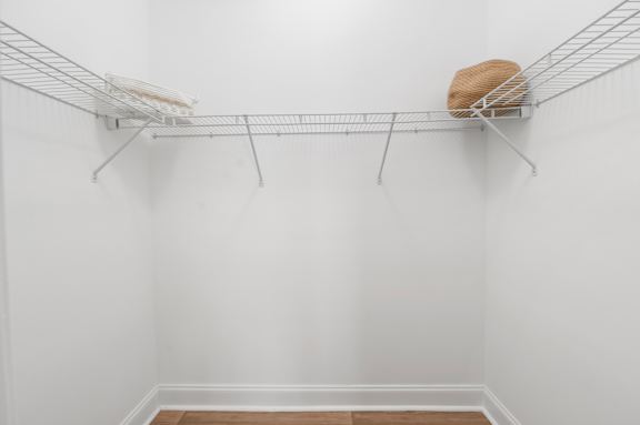 White close with wire shelf at Manchester at Mansell, Georgia
