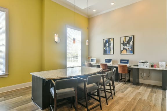 Business center with computers at Meridian Park in Collierville, TN 38017