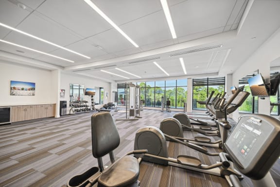 the gym at the preserve at polk apartments