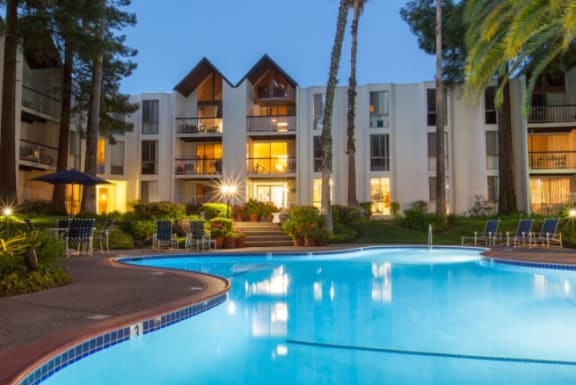 Soothing Swimming Pool at Castlewood Apartments in Walnut Creek, CA