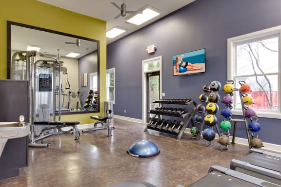 24-Hour Fitness Center With Free Weights at The Bradford at Easton Apartments in Columbus, OH