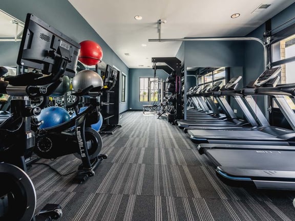 Fitness Centerat Velo Village Apartments, Franklin, WI