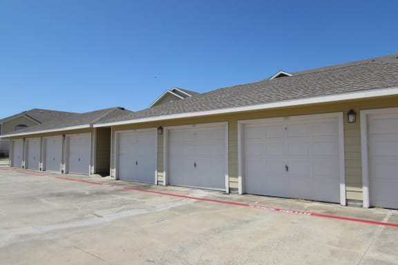 Garages Available at Pavilions at Northshore Apartment Homes, Texas