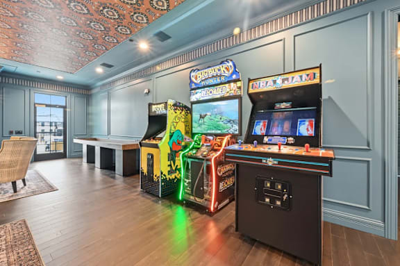 Gaming Lounge with Billiards, Shuffleboard & Arcade Games at Maison Apartments in Westerville, OH