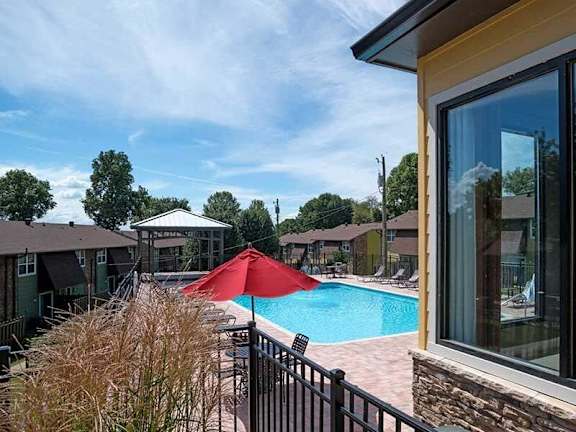 Poll view at Ventana at The Lake, Hendersonville, TN 37075.