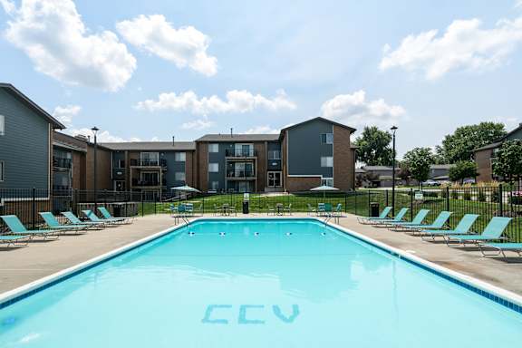 A pool with the letters "CCV" in the middle of it.