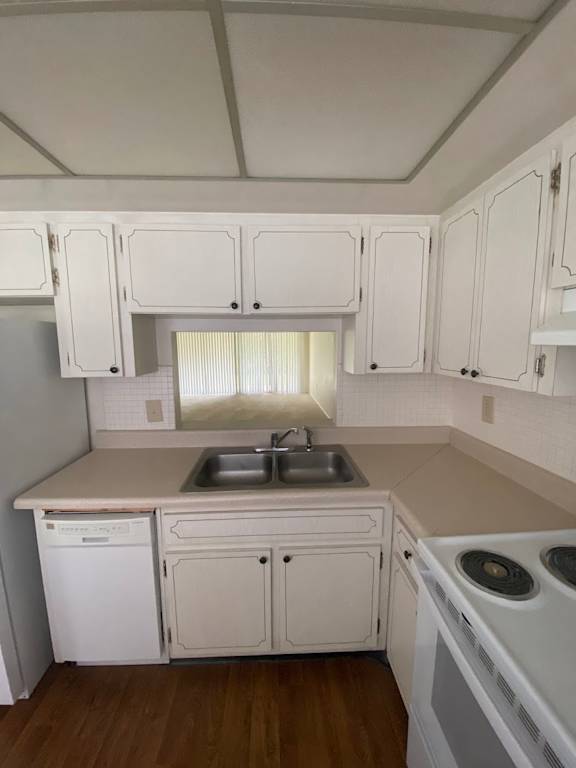 KITCHEN appliances and cabinets at Imperial Gardens Apartments, Florida
