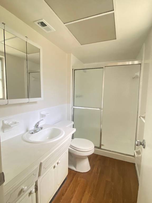 MASTER BATH at Imperial Gardens Apartments, Clearwater 33764