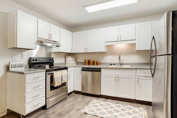 Spacious Kitchen at Crosswinds Apartments in Pearl, MS