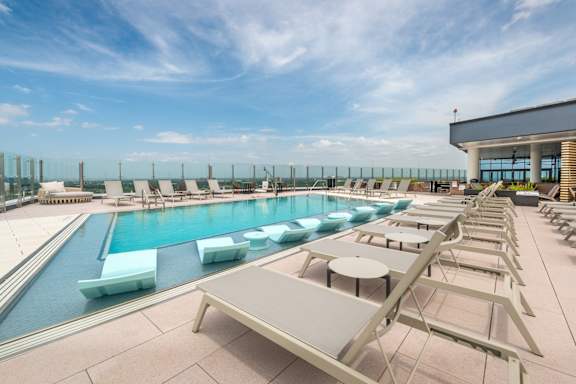 Outdoor Swimming Pool at Eastline Residences Apartments, Texas, 75206