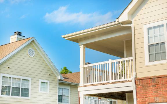 Exterior Image of Greenbrier Estate Apartments