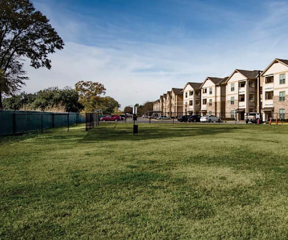 Dog Park at La Veranda at Polly Lane Apartments in Lafayette, LA