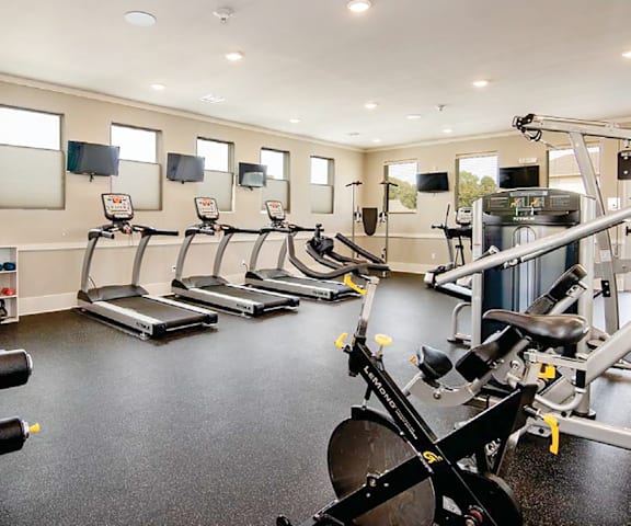 Fitness Center at La Veranda at Polly Lane Apartments in Lafayette, LA