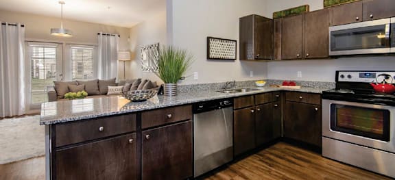 Spacious Kitchen at La Veranda at Polly Lane Apartments in Lafayette, LA