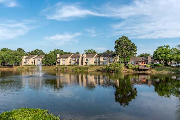 Serene Lake at Reflection Pointe Apartments in Flowood, MS