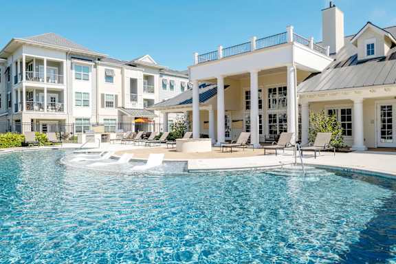 Sparkling Swimming Pool at Robley Place Apartments in Lafayette, LA