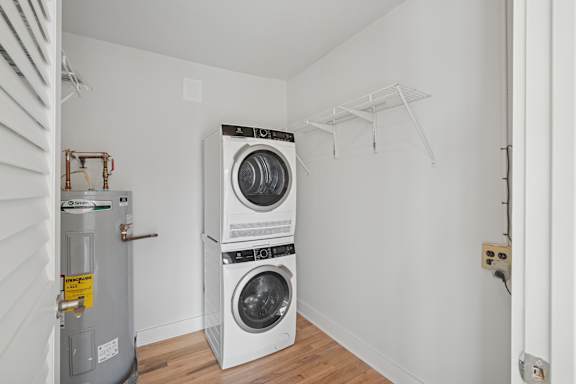 Laundry Room at Atlantic Pointe Apartments, New Jersey