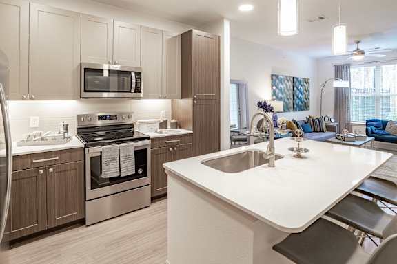 Kitchen with Oven at Stone Loch Apartments, Tomball