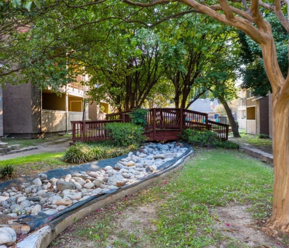 Courtyard Garden at Seacrest Apartments, Garland, TX, 75044