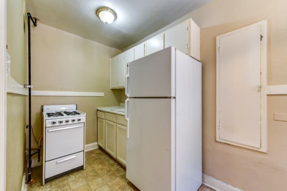 1336 Corona Studio Kitchen