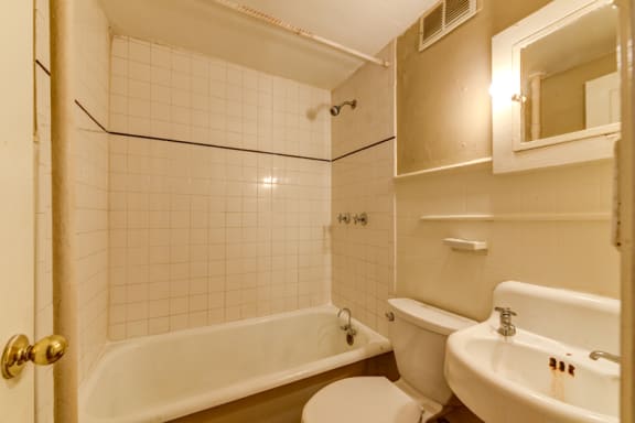 1336 Corona Studio Bathroom