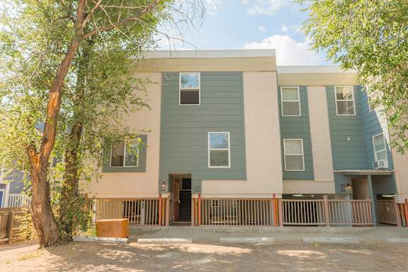 2301 Goss St #208 Exterior