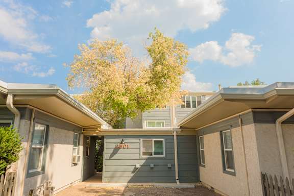 2301 Goss St #208 Exterior