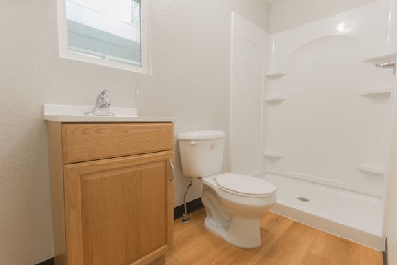 2301 Goss #100 Bathroom