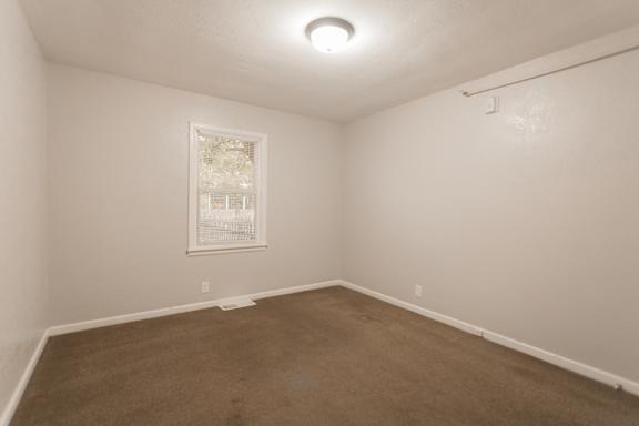 2301 Goss #100 Bedroom