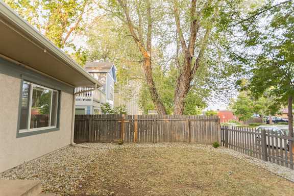2301 Goss #100 Exterior