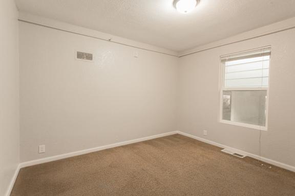 2301 Goss #100 Bedroom