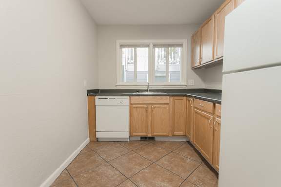 2301 Goss #100 Kitchen