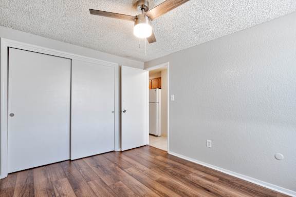 White walls of a room at Kingsbrook Arms, Colorado