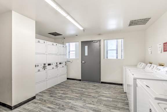 Laundry Lounge