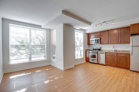 Open concept layout at 1600 Penn SE Apts in Hil East neighborhood of Washington, DC 20003