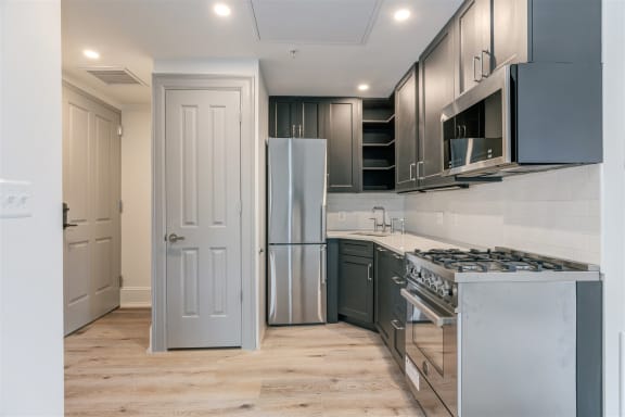 Studio 11 kitchen and entryway