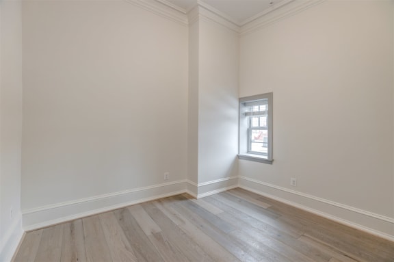 Studio 10 bedroom