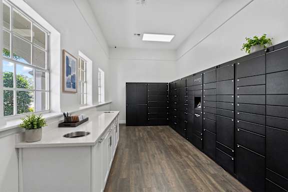 Amazon hub lockers