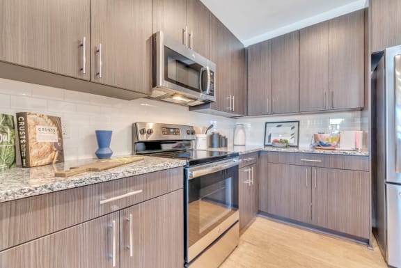 Fully Equipped Kitchen at Abberly Noda Vista Apartment Homes, Charlotte, NC