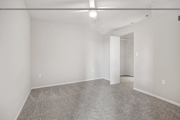 Bedroom Interior at 275 on the Park, Missouri