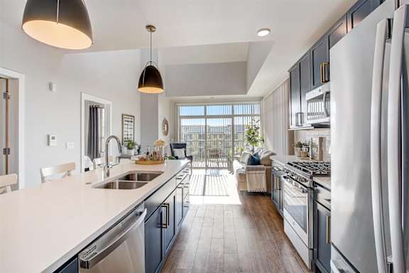 Style B5 Kitchen & Dining